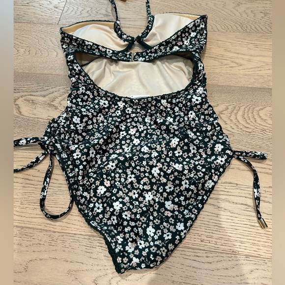 Peony bathing suit size 8 (fits like a 6) - Picture 4 of 8